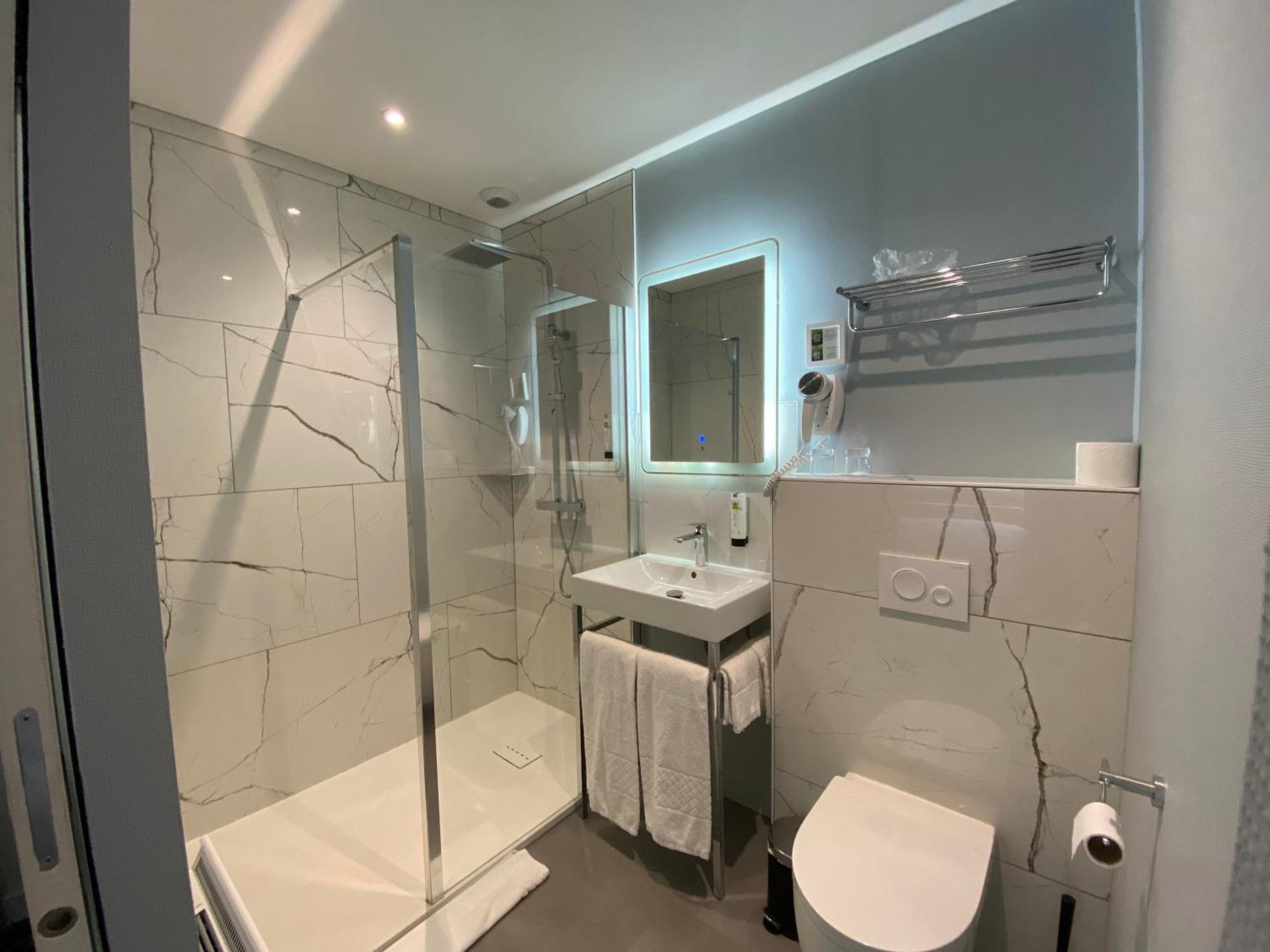 Logis Hotel Du Parc Pont-à-Mousson Екстериор снимка