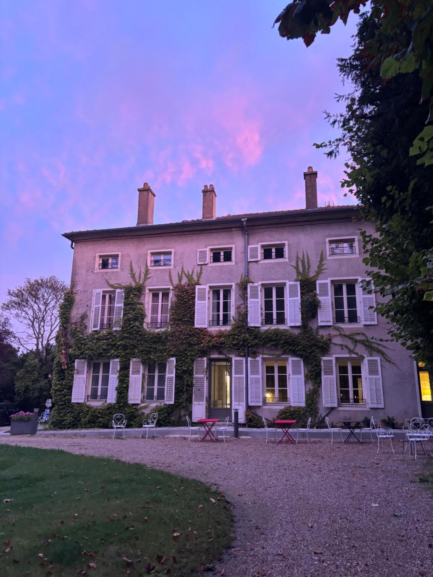 Logis Hotel Du Parc Pont-à-Mousson Екстериор снимка