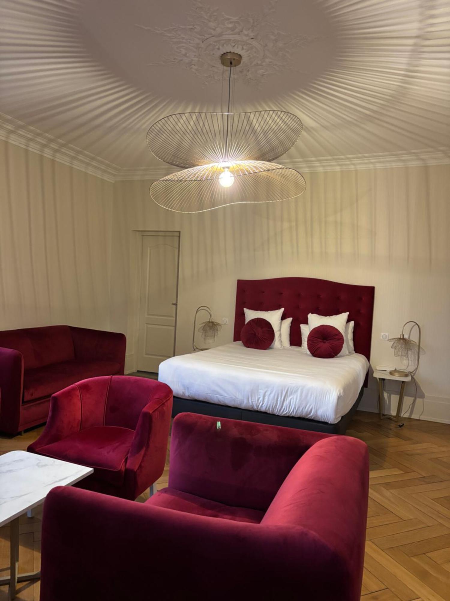 Logis Hotel Du Parc Pont-à-Mousson Екстериор снимка
